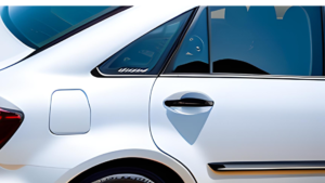 ぶつけた車のドアの修理代はいくら？費用を抑えたいならディーラーよりも専門業者へ