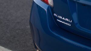 リアバンパーの交換・修理費用の相場を業者別に紹介！安くする裏ワザも
