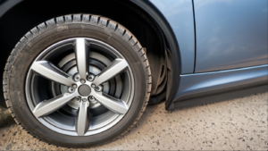 車のホイールのガリ傷の修理費用は？修理金額の相場を実績から解説